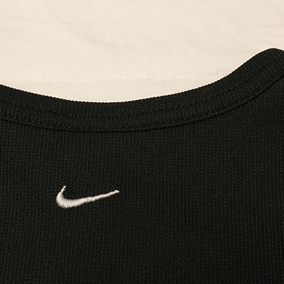 NIKE workout black athletic t-shirt - Picture 3 of 6